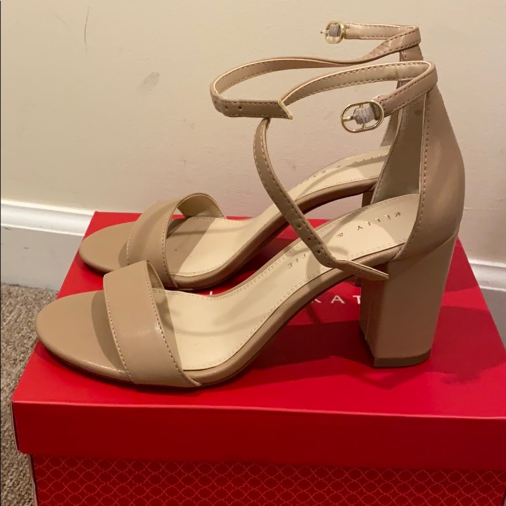 Worn once! KK-Hailee taupe/stone 7.5 Heels